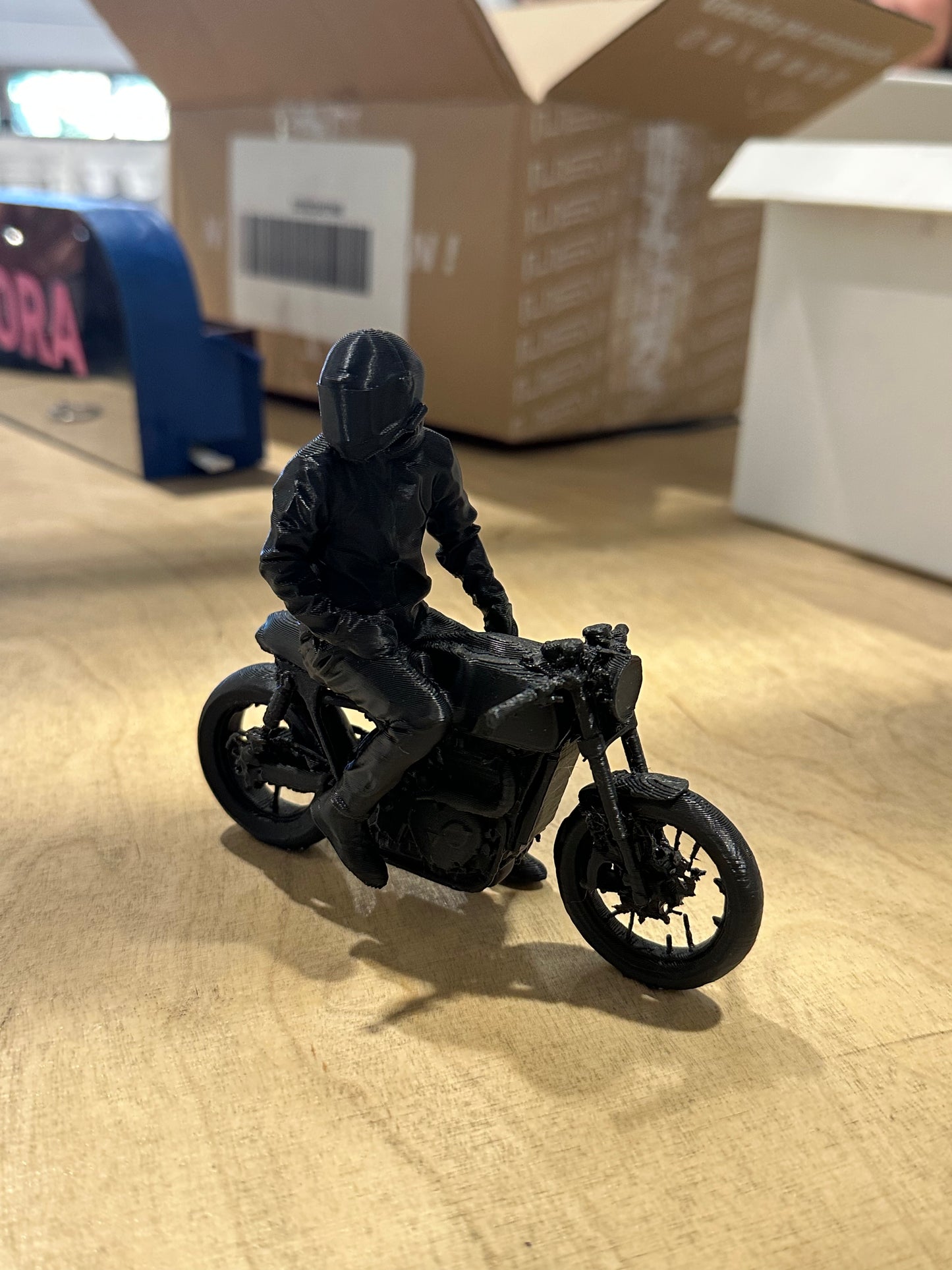 Figura personalizada cromada