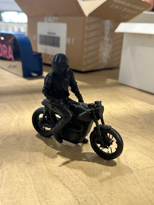 Figura personalizada cromada